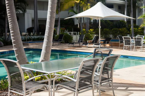 Bluewater Point Resort - Accommodation Redcliffe 4