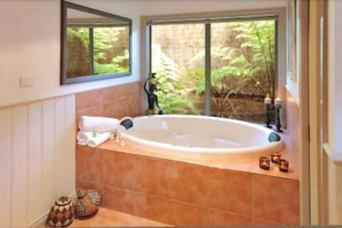 Eagle Hammer Cottages - Accommodation Redcliffe 4