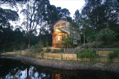 Eagle Hammer Cottages - Accommodation Redcliffe 0