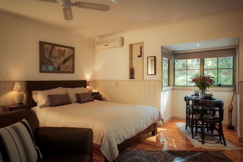 Eagle Hammer Cottages - Accommodation Redcliffe 5