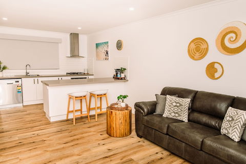 McMillans Of Metung Coastal Resort - Accommodation Redcliffe 2