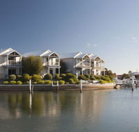 Captains Cove Resort - Accommodation Redcliffe