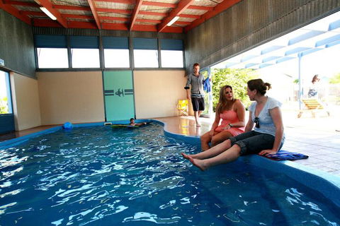 Captains Cove Resort - Accommodation Redcliffe 3