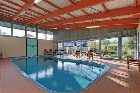 Captains Cove Resort - Accommodation Redcliffe 4