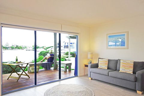 Captains Cove Resort - Accommodation Redcliffe 7