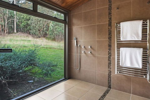 The Buckland Studio Retreat - Accommodation Redcliffe 6