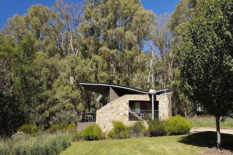 The Buckland Studio Retreat - Accommodation Redcliffe 3