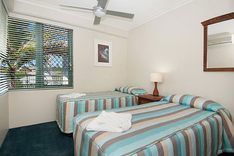 Norfolks On Moffat Beach - Accommodation Redcliffe 2