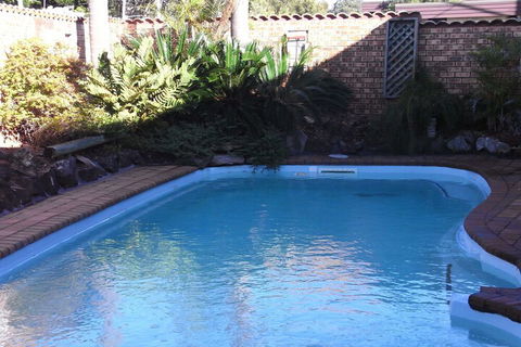 Central Motel Nelson Bay - Accommodation Redcliffe 3