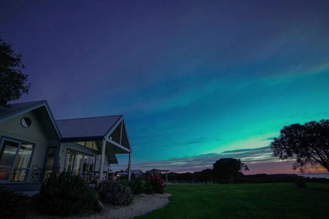 Bear Gully Coastal Cottages - Accommodation Redcliffe 1
