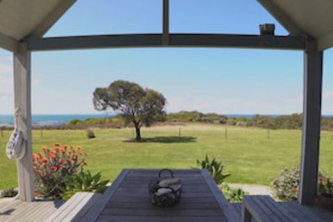 Bear Gully Coastal Cottages - Accommodation Redcliffe 0