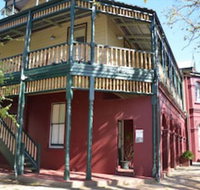Leura House - Accommodation Redcliffe