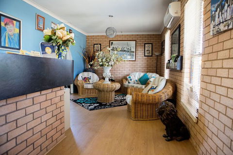 Cameo Inn Motel - Accommodation Redcliffe 7