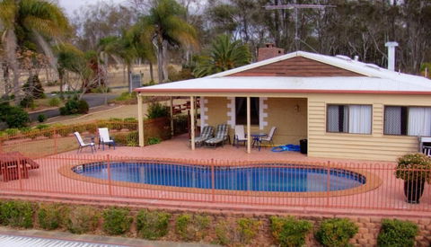 Copper Country Motor Inn & Restaurant - Accommodation Redcliffe 2