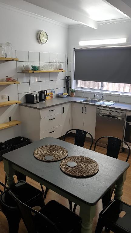 At Home Apartments - Accommodation Redcliffe 5