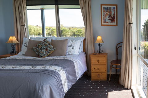 Buln Buln Cabins - Accommodation Redcliffe 2