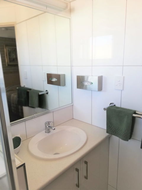 Macintyre Motor Inn - Accommodation Redcliffe 5