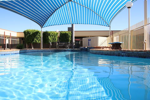 Macintyre Motor Inn - Accommodation Redcliffe 2