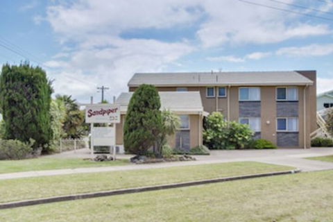 Sandpiper Holiday Apartments - Accommodation Redcliffe 0
