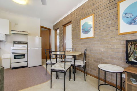 Sandpiper Holiday Apartments - Accommodation Redcliffe 4