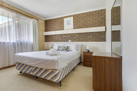 Sandpiper Holiday Apartments - Accommodation Redcliffe 6