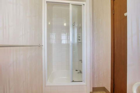 Sandpiper Holiday Apartments - Accommodation Redcliffe 2