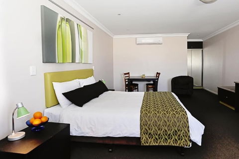 Drover's Motor Inn, Dalby - Accommodation Redcliffe 2