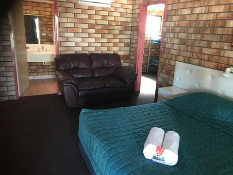 Miles Outback Motel - Accommodation Redcliffe 6