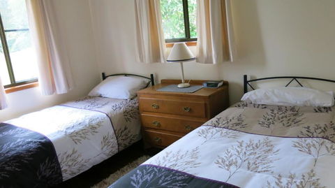 Ravensbourne Escape Cedar Lodge - Accommodation Redcliffe 4