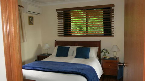 Ravensbourne Escape Cedar Lodge - Accommodation Redcliffe 3