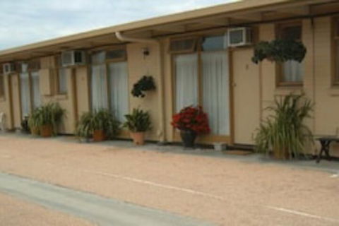 Travellers Rest Motel - Accommodation Redcliffe 2
