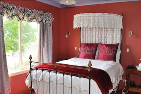 Killynaught Spa Cottages - Accommodation Redcliffe 7