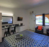 Twin Swans Motel - Accommodation Redcliffe