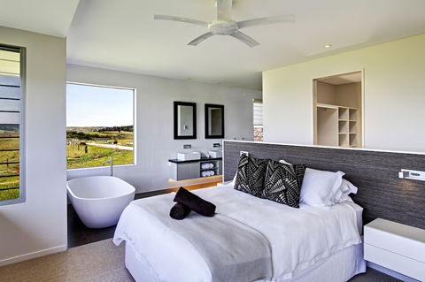 A PERFECT STAY - CapeView - Accommodation Redcliffe 5