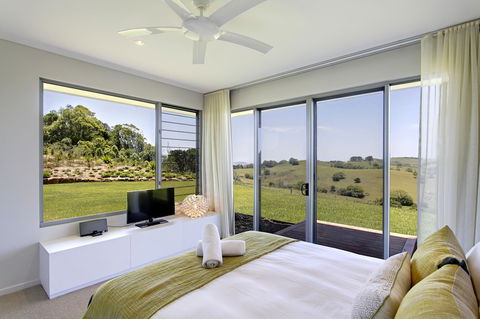 A PERFECT STAY - CapeView - Accommodation Redcliffe 2