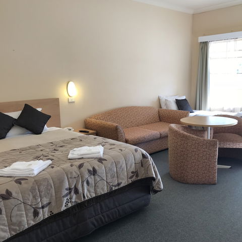 Country Gardens Motor Inn - Accommodation Redcliffe 6
