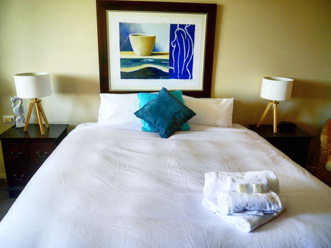 Marine Boutique Apartments - Accommodation Redcliffe 5