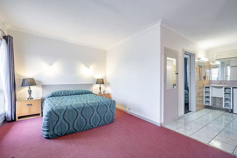 Kerang Valley Resort - Accommodation Redcliffe 6