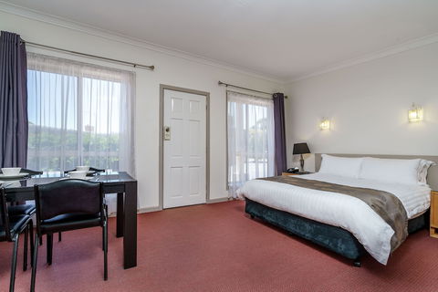 Kerang Valley Resort - Accommodation Redcliffe 4