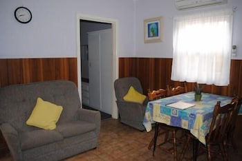 Anchorage Holiday Units - Accommodation Redcliffe 3