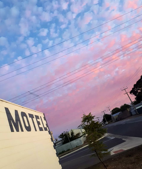 Motel River Bend - Accommodation Redcliffe 2