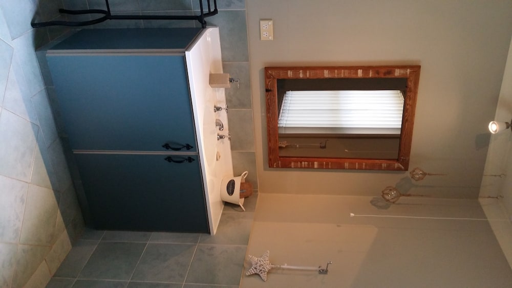 Lansdowne ACT Accommodation Redcliffe