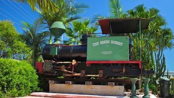 A Railway Lodge - Accommodation Redcliffe 1