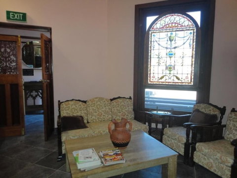 A Railway Lodge - Accommodation Redcliffe 3