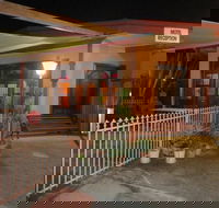 A Railway Lodge - Accommodation Redcliffe