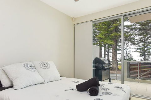 Breeze Beachfront Apartments - Accommodation Redcliffe 7