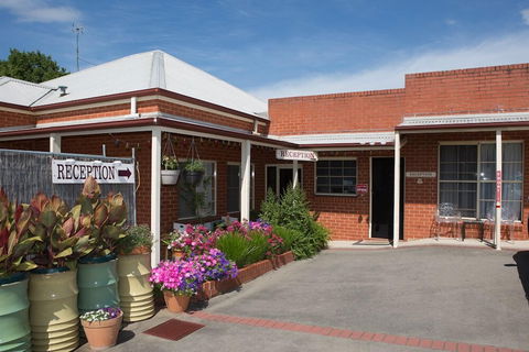 Yackandandah Motor Inn - Accommodation Redcliffe 0