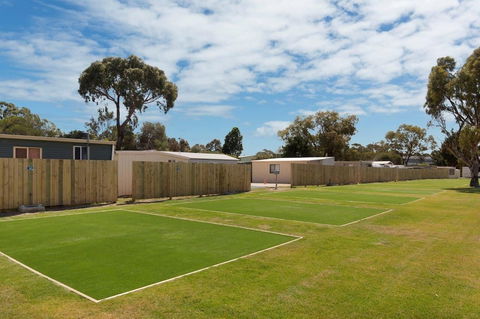 Victor Harbor Holiday & Cabin Park - Accommodation Redcliffe 4