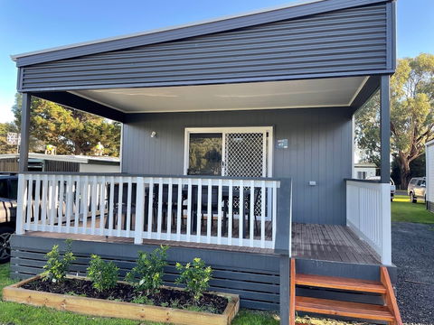 Victor Harbor Holiday & Cabin Park - Accommodation Redcliffe 2