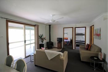 Chiltern Lodge - Accommodation Redcliffe 2